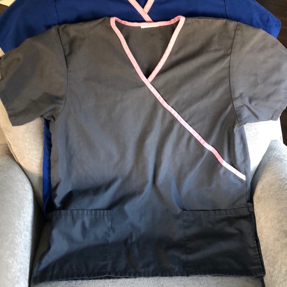 5 Scrub Tops - Picture 4 of 6